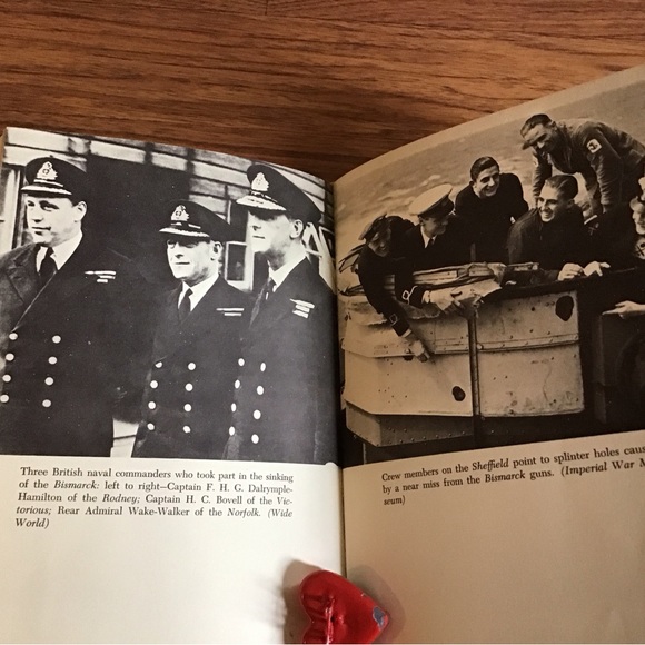 Vintage 1962 The Sinking of the Bismarck by William L. Shirer - Picture 4 of 6